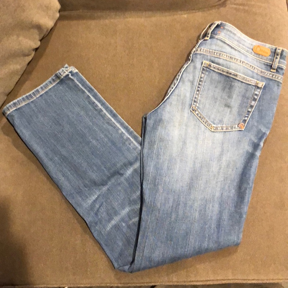 Straight Mid Rise Ditto Jeans